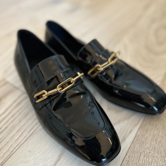 Burberry Chillcotpatent Leather Loafers with Gold Chain - Picture 1 of 6
